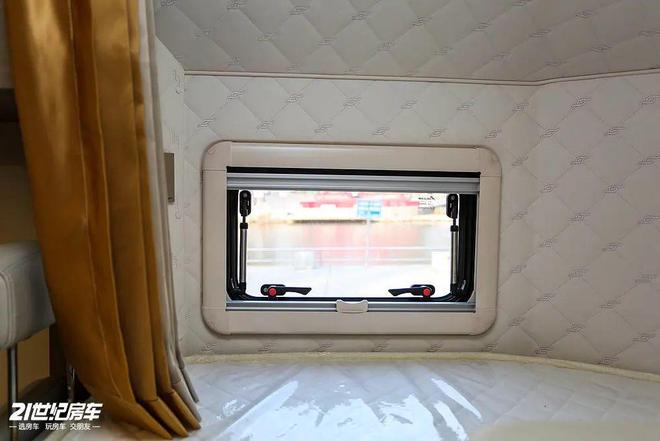 景·蓝鲸览拓者四驱房车安全舒适闯天涯pg模拟器一家三口惬意之选！长安峰(图15)