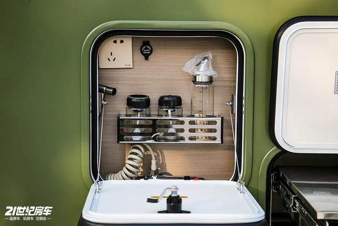 景·蓝鲸览拓者四驱房车安全舒适闯天涯pg模拟器一家三口惬意之选！长安峰(图21)