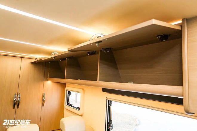 景·蓝鲸览拓者四驱房车安全舒适闯天涯pg模拟器一家三口惬意之选！长安峰(图22)